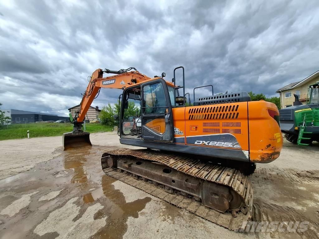 Doosan DX 225 LC-5 Escavadoras de rastos