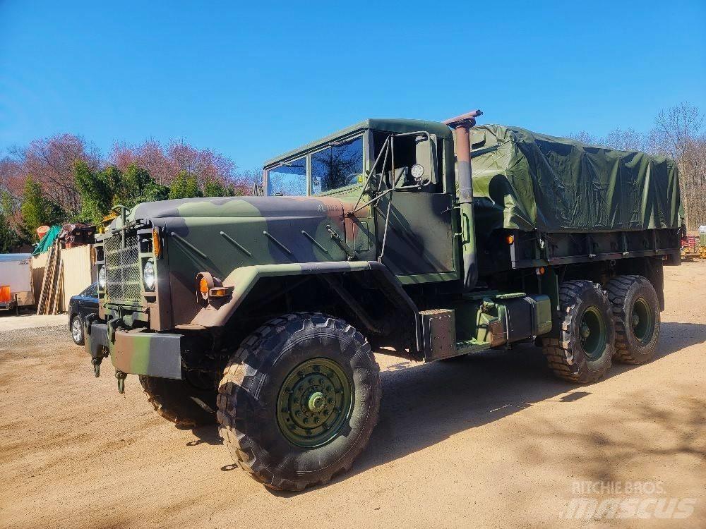 BMY M925A2 Camiões de caixa fechada