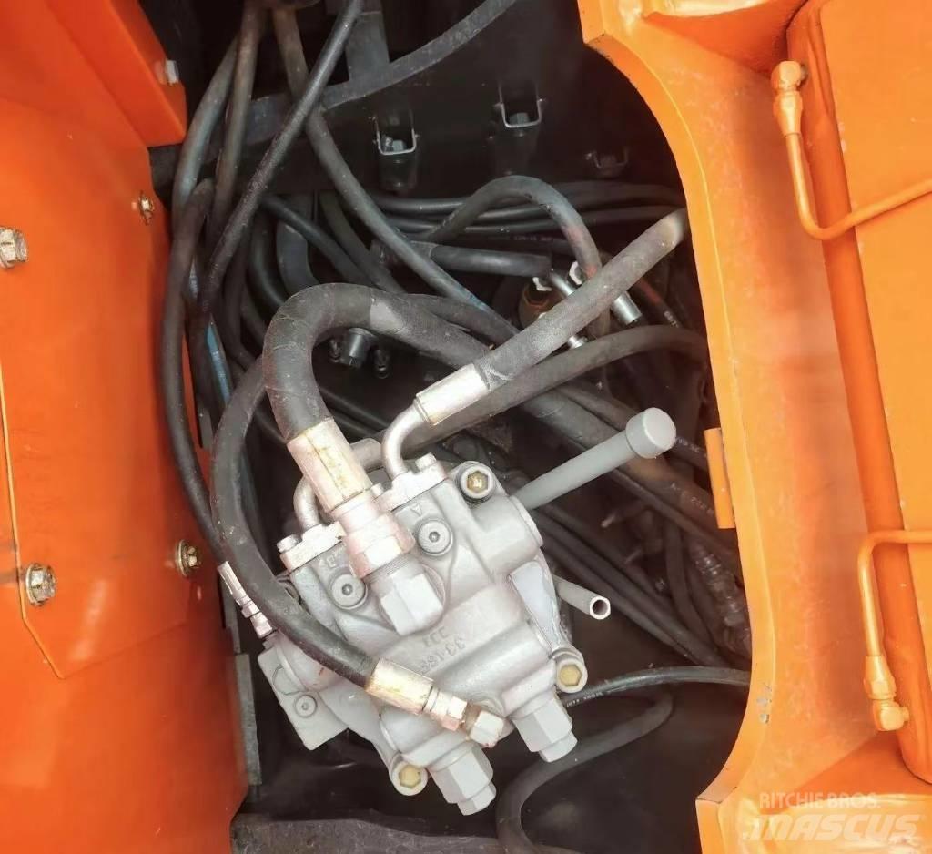 Hitachi 135US-6 Escavadoras de rastos