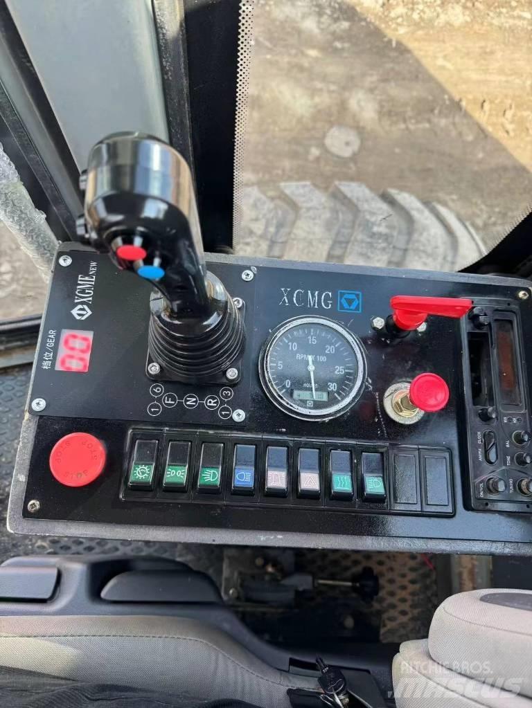 XCMG GR 2153 Motoniveladoras