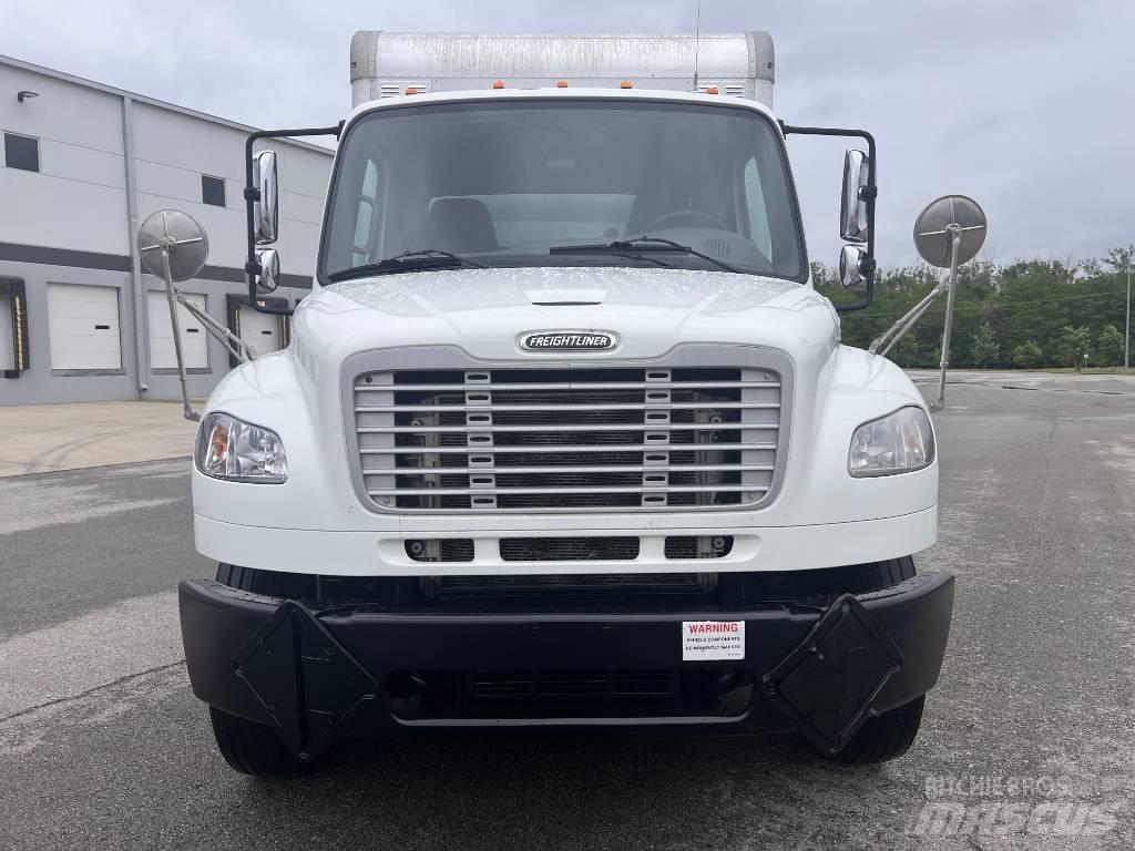 Freightliner M 106 Camiões de caixa fechada