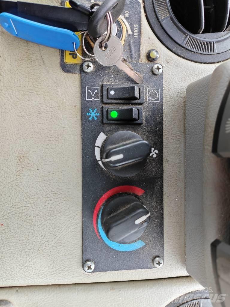 Lännen 8600 E Retroescavadoras