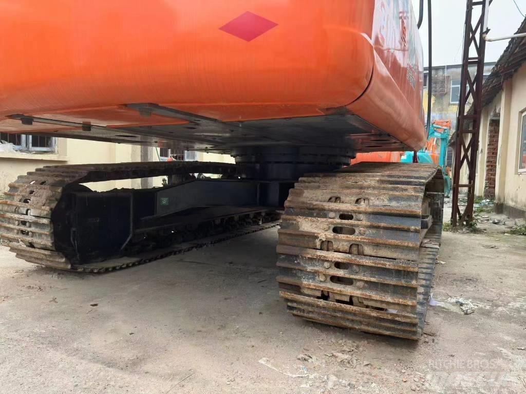 Hitachi ZX 210 Escavadoras de rastos