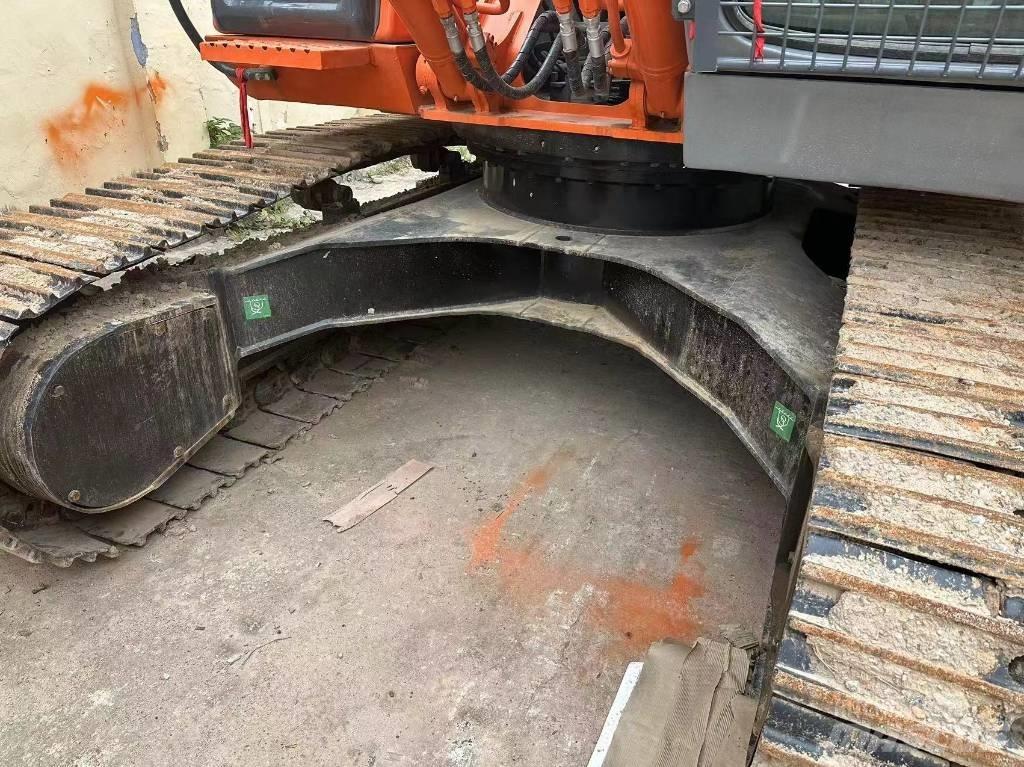 Hitachi ZX 210 Escavadoras de rastos