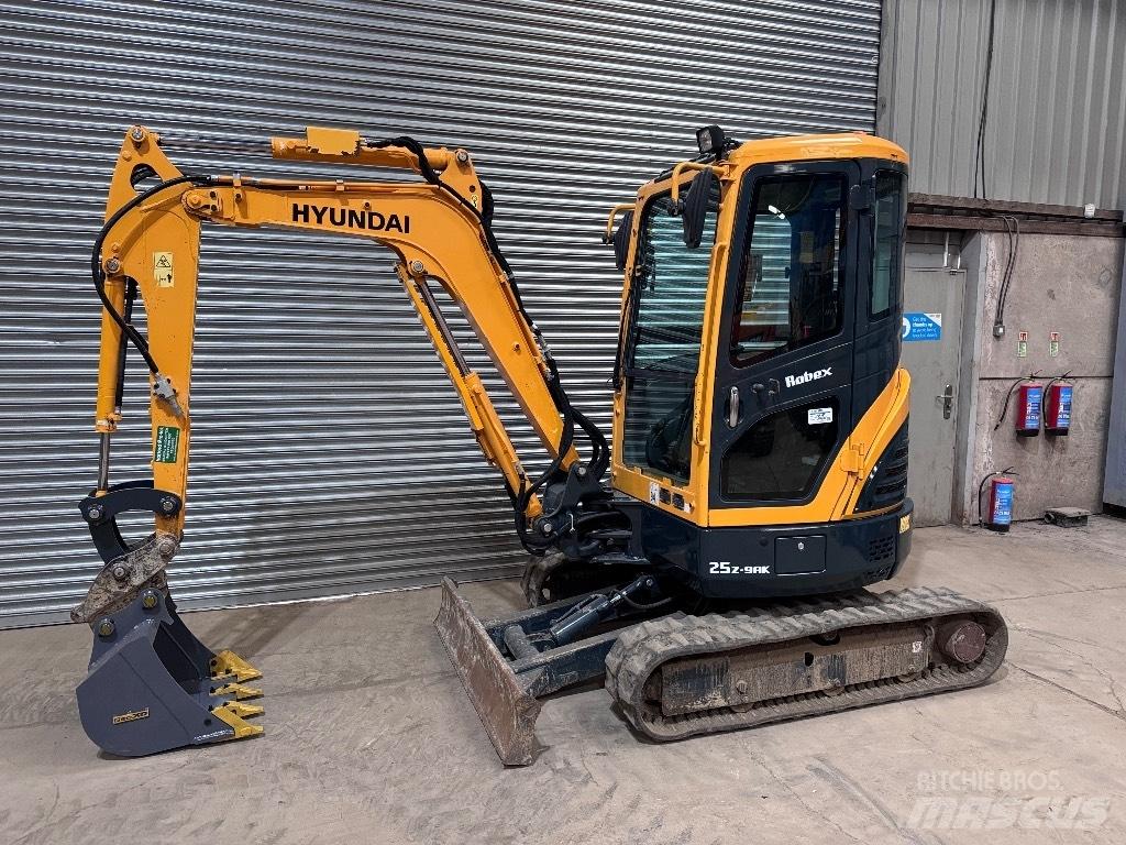 Hyundai R25Z-9 AK Mini Escavadoras <7t
