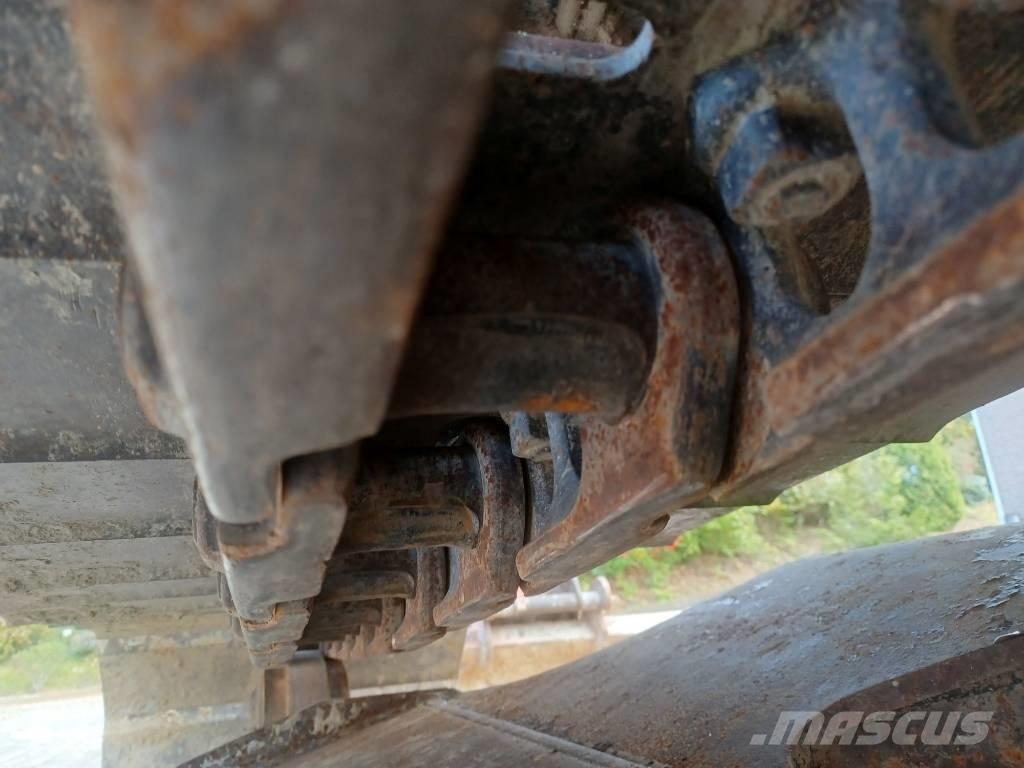 Hitachi ZX 135 US-6 Escavadoras de rastos