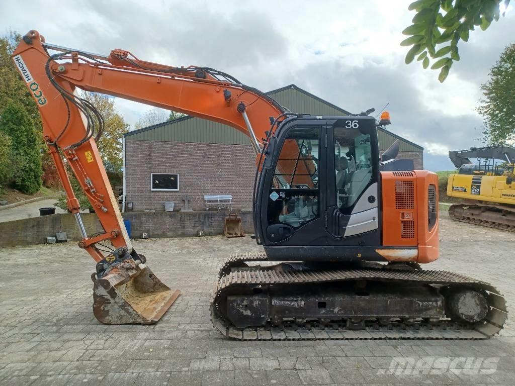 Hitachi ZX 135 US-6 Escavadoras de rastos