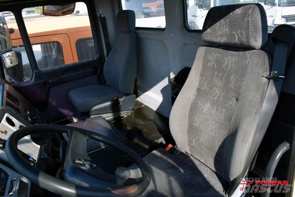 MAN SERIES 4 Cabines e interior