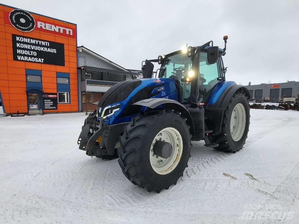 Valtra T 215 Tratores Agrícolas usados