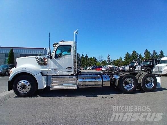 Kenworth W990 Tractores (camiões)