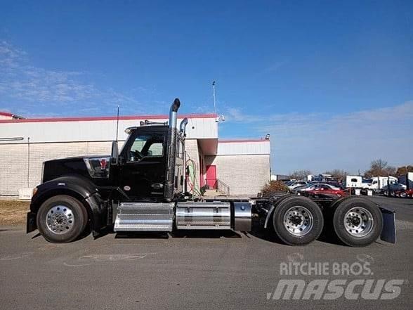 Kenworth W990 Tractores (camiões)