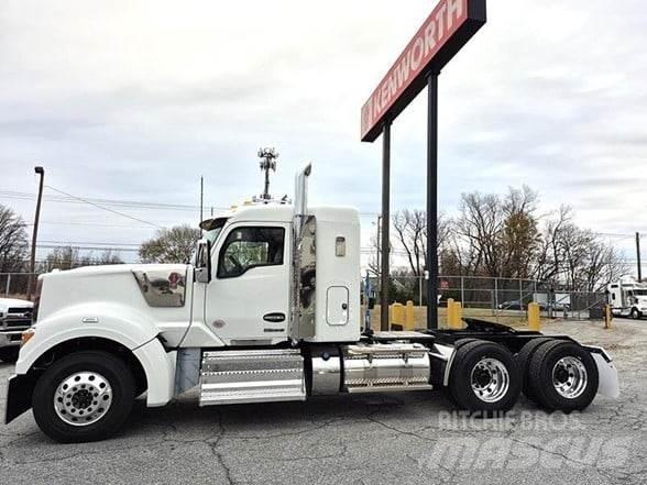 Kenworth W990 Tractores (camiões)