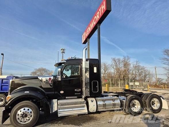 Kenworth W990 Tractores (camiões)