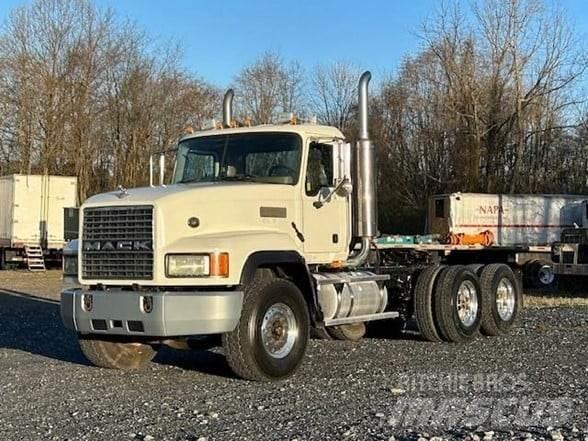 Mack CL733 Tractores (camiões)