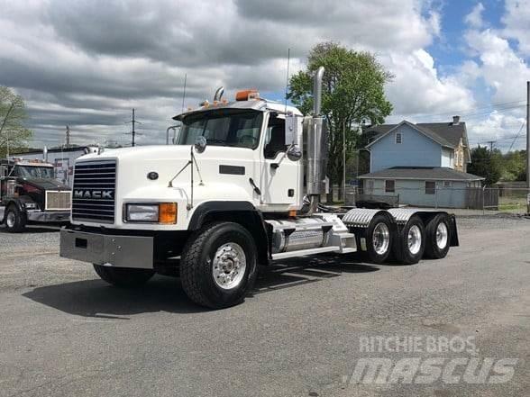 Mack CL733 Tractores (camiões)