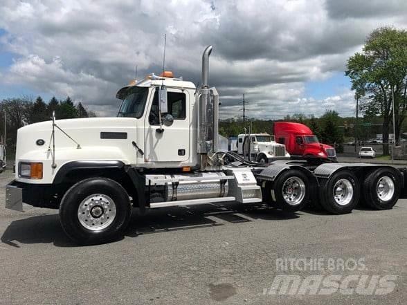 Mack CL733 Tractores (camiões)