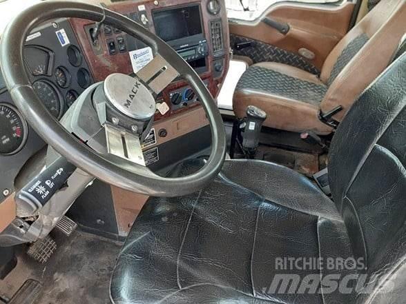 Mack GRANITE GU713 Tractores (camiões)