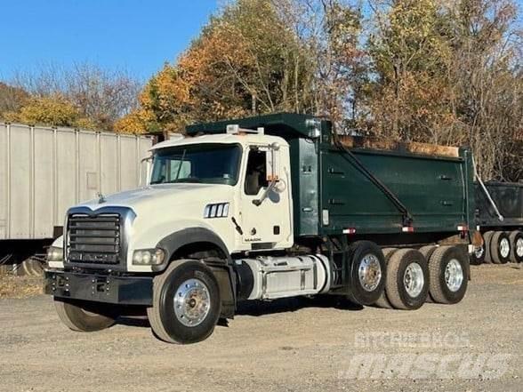 Mack GRANITE GU713 Camiões basculantes