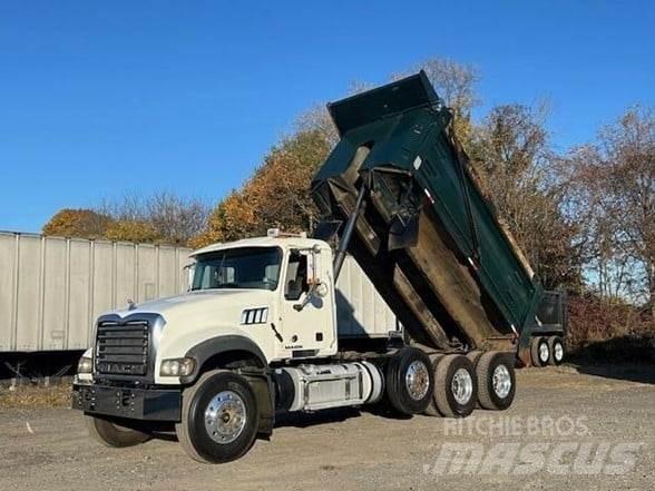Mack GRANITE GU713 Camiões basculantes