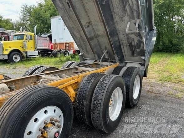 Mack GRANITE GU713 Camiões basculantes