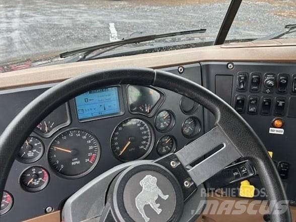 Mack GRANITE GU713 Camiões basculantes