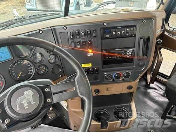 Mack GRANITE GU713 Camiões basculantes