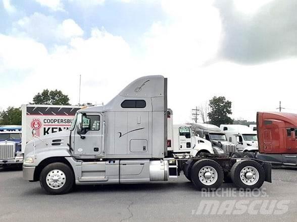 Mack PINNACLE CXU613 Tractores (camiões)