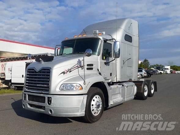 Mack PINNACLE CXU613 Tractores (camiões)