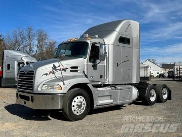 Mack PINNACLE CXU613 Tractores (camiões)