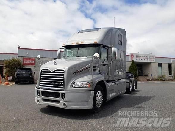 Mack PINNACLE CXU613 Tractores (camiões)