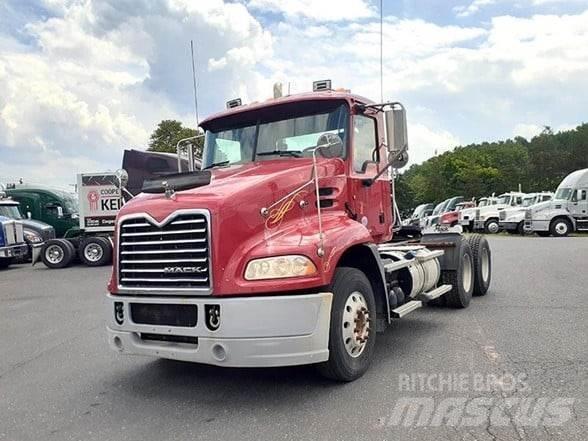 Mack PINNACLE CXU613 Tractores (camiões)