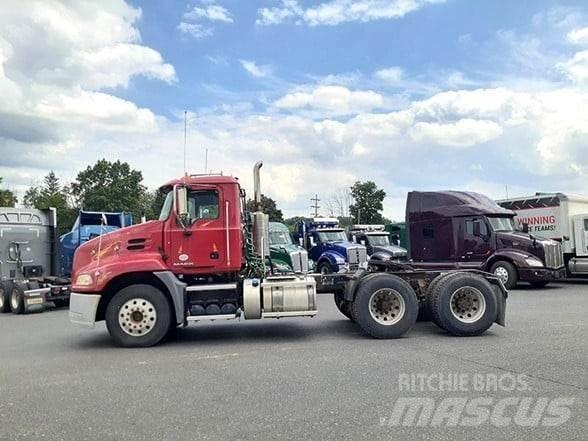 Mack PINNACLE CXU613 Tractores (camiões)