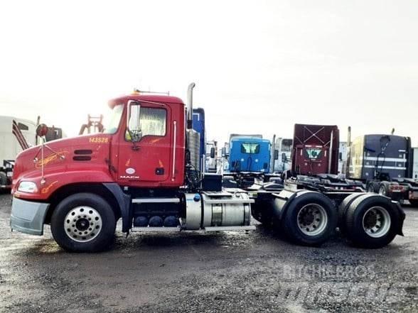 Mack PINNACLE CXU613 Tractores (camiões)