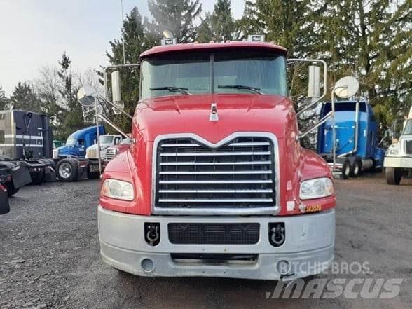 Mack PINNACLE CXU613 Tractores (camiões)