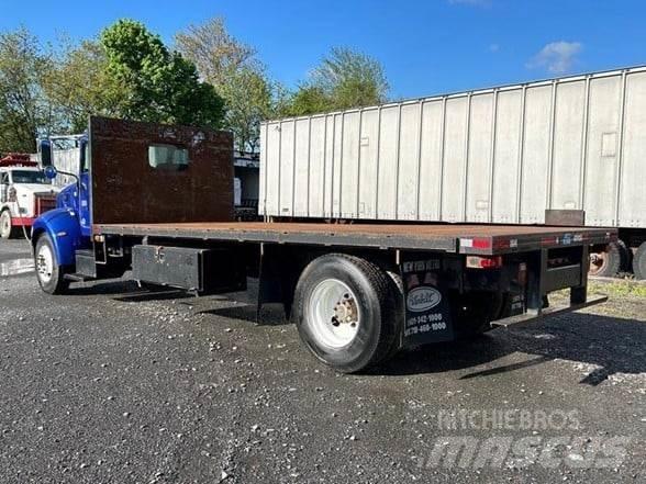 Peterbilt 330 Camiões estrado/caixa aberta