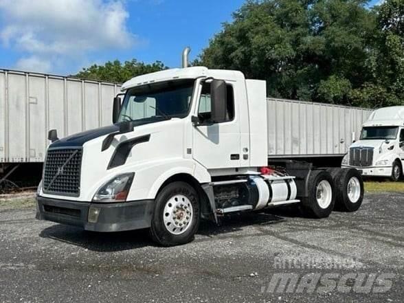 Volvo VNL64T300 Tractores (camiões)