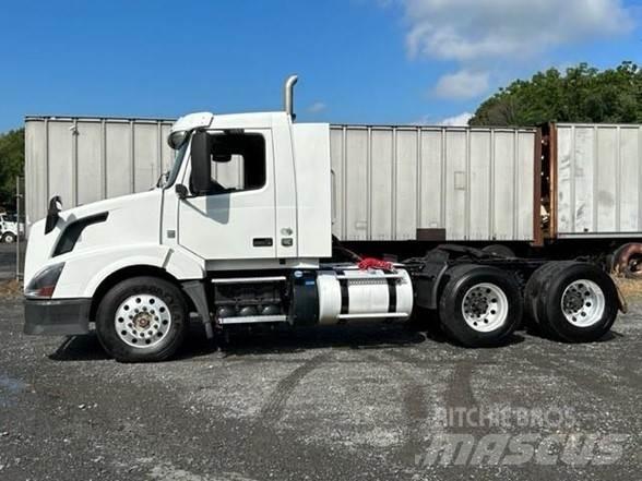 Volvo VNL64T300 Tractores (camiões)
