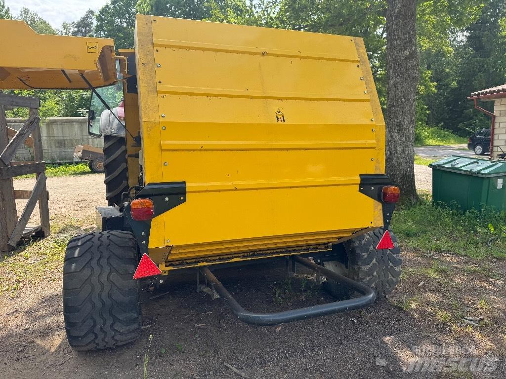 New Holland BR 6090 Enfardadeira de rolos