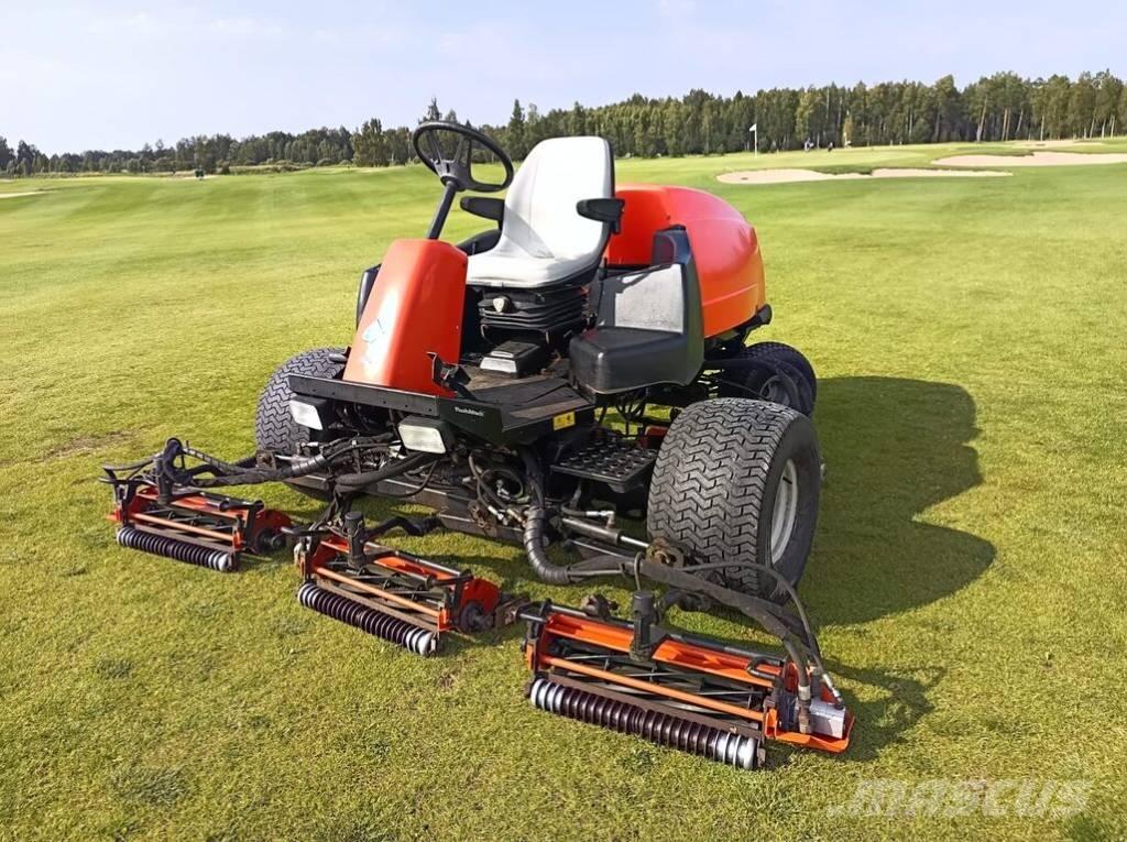 Jacobsen LF3400 Corta-Relvas Riders