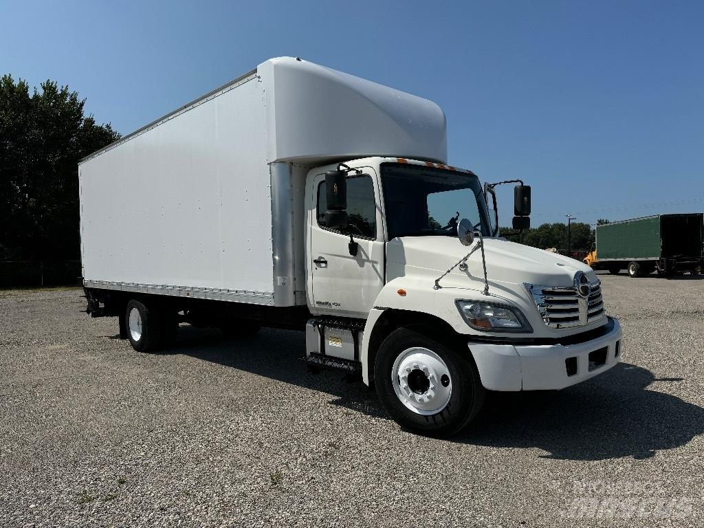Hino 238 Camiões de caixa fechada
