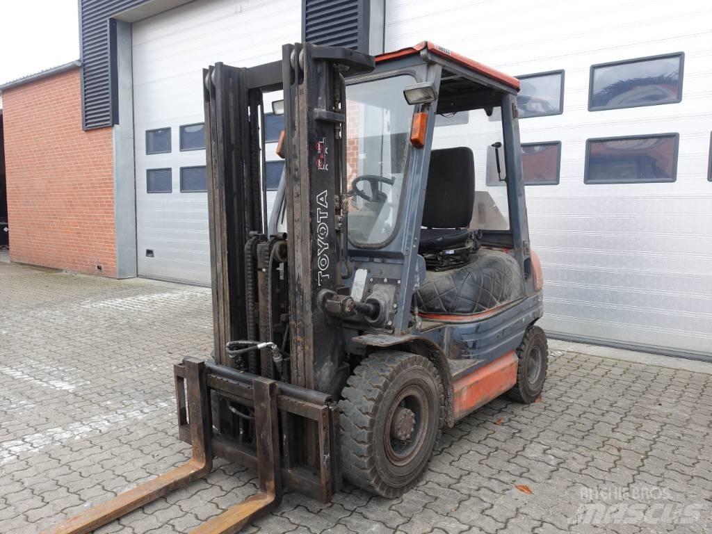 Toyota 02-6 FDF 25 Empilhadores Diesel