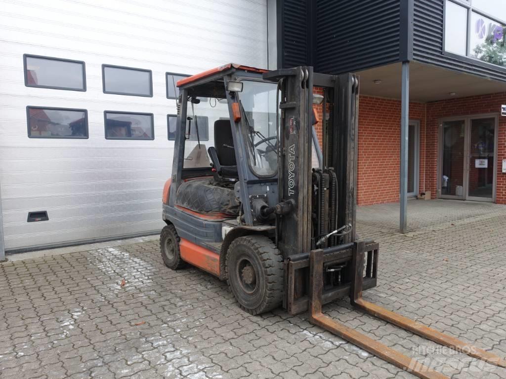 Toyota 02-6 FDF 25 Empilhadores Diesel