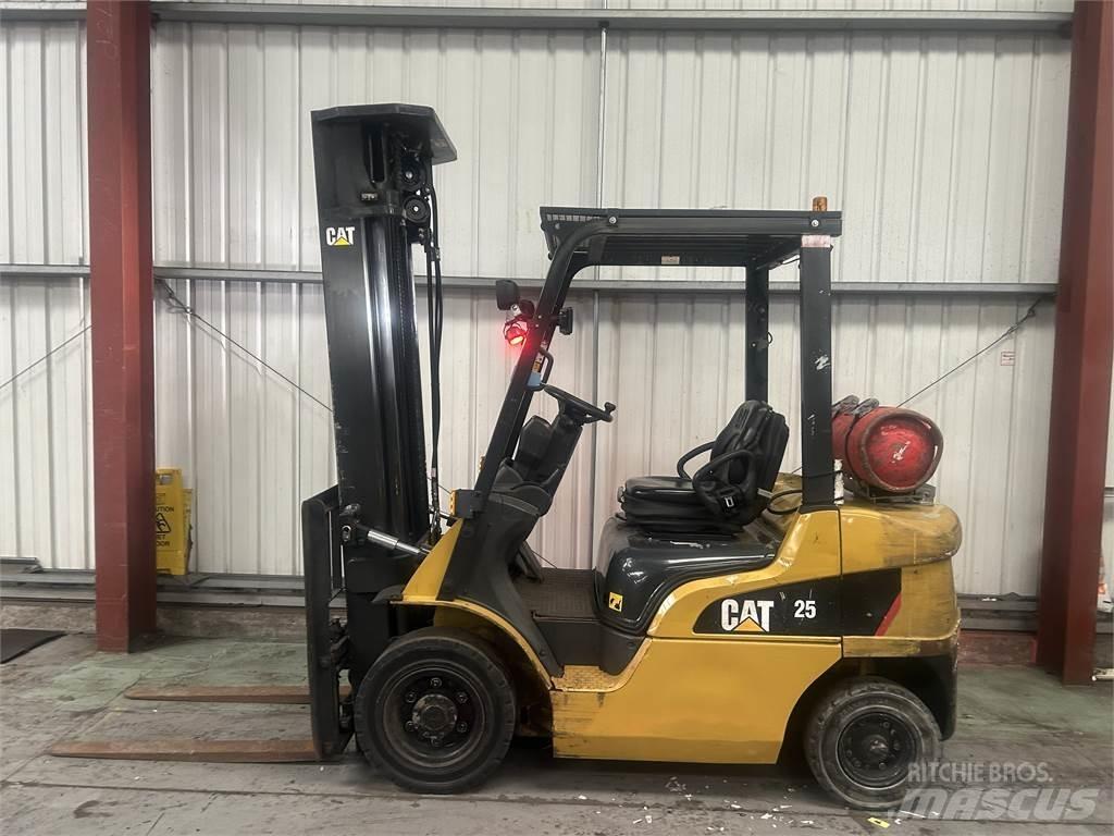CAT GP25NT Empilhadores a gás