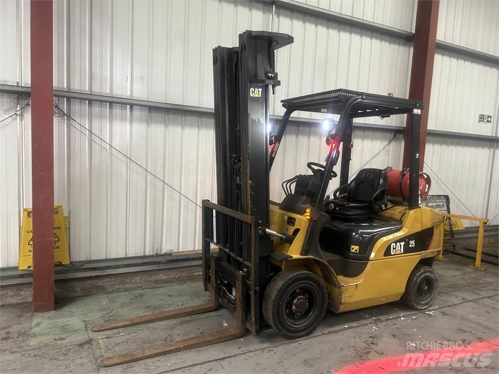 CAT GP25NT Empilhadores a gás