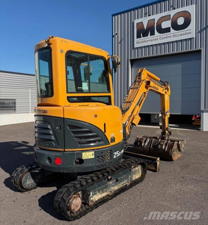 Hyundai R25Z-9 AK Mini Escavadoras <7t