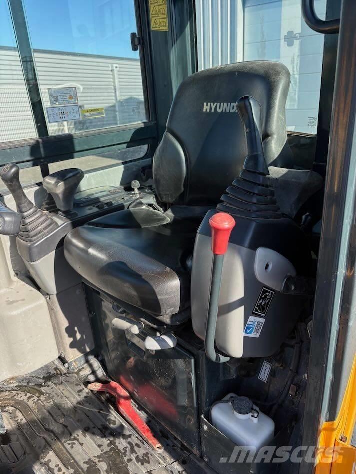 Hyundai R25Z-9 AK Mini Escavadoras <7t