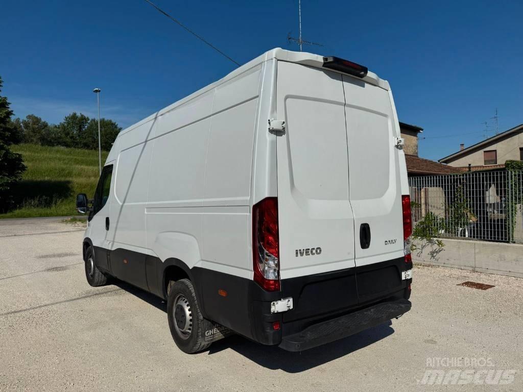 Iveco Daily 35s14 Carrinhas de caixa fechada