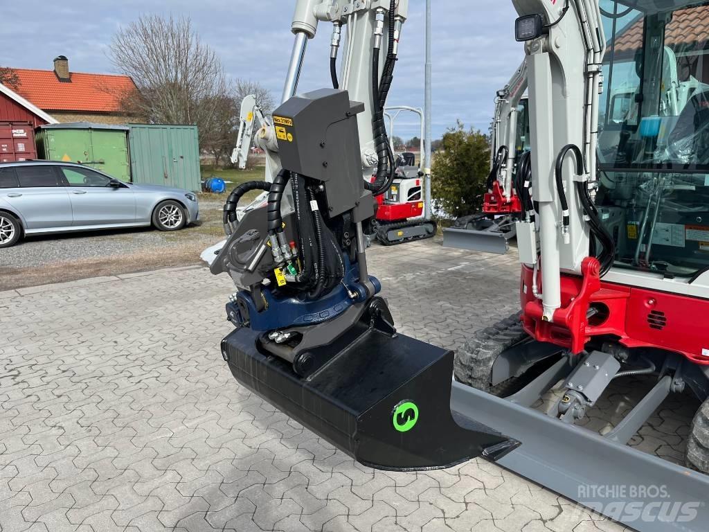 Takeuchi TB325R Mini Escavadoras <7t