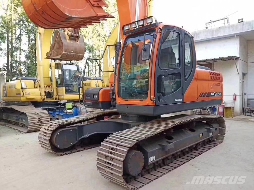 Doosan DX 225 LC Escavadoras de rastos