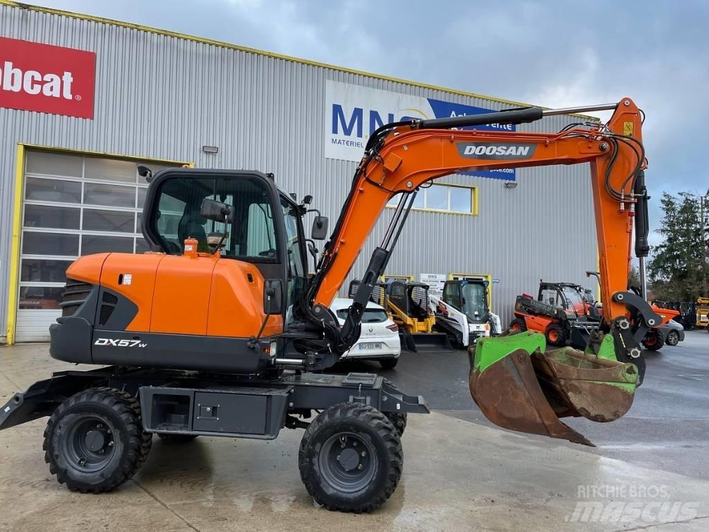 Doosan DX 57 W-5 Escavadoras de rodas